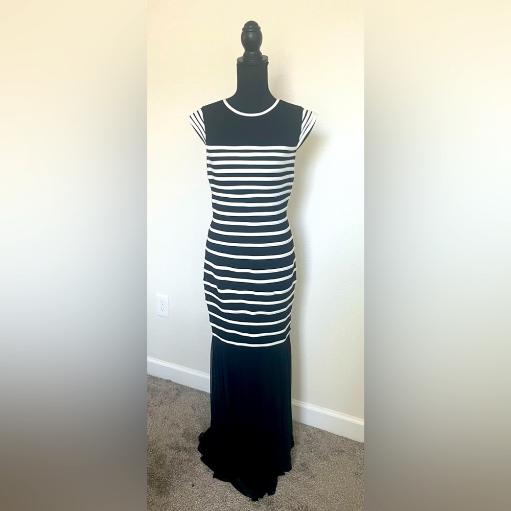 Betsy & Adam maxi dress size 6